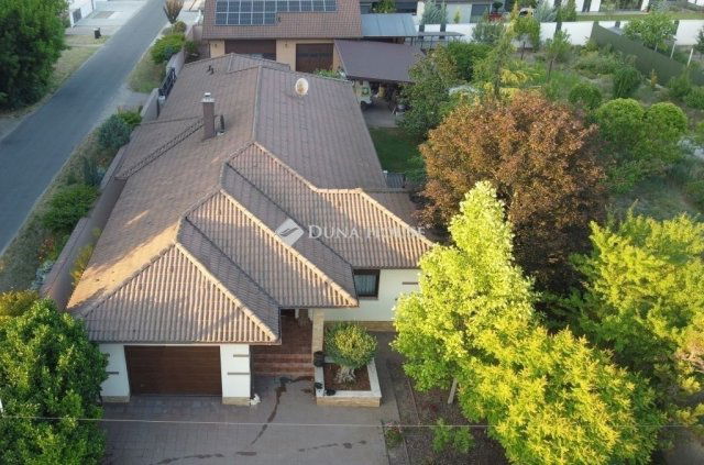 Eladó családi ház, Dabason 160 M Ft, 4 szobás