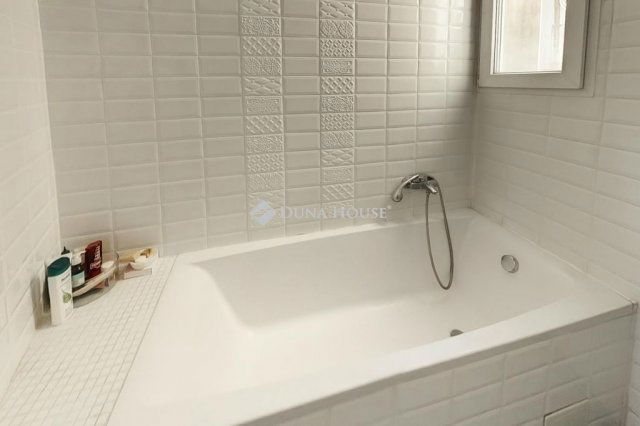 Eladó téglalakás, Budapesten, VIII. kerületben 86 M Ft, 3 szobás