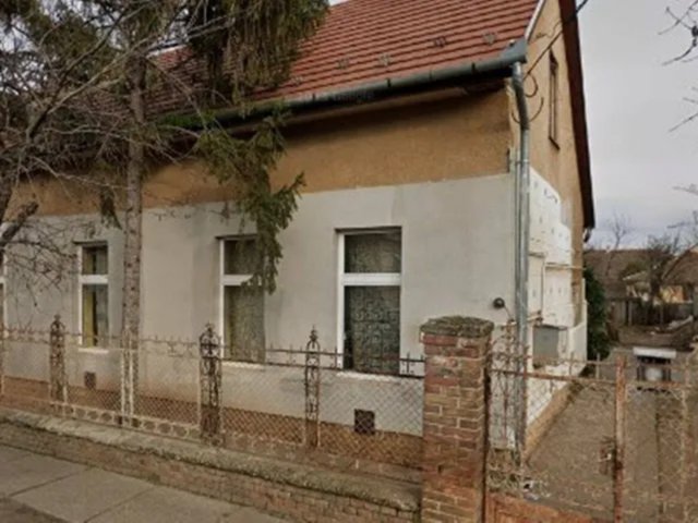 Eladó családi ház, Vecsésen 60 M Ft, 5 szobás
