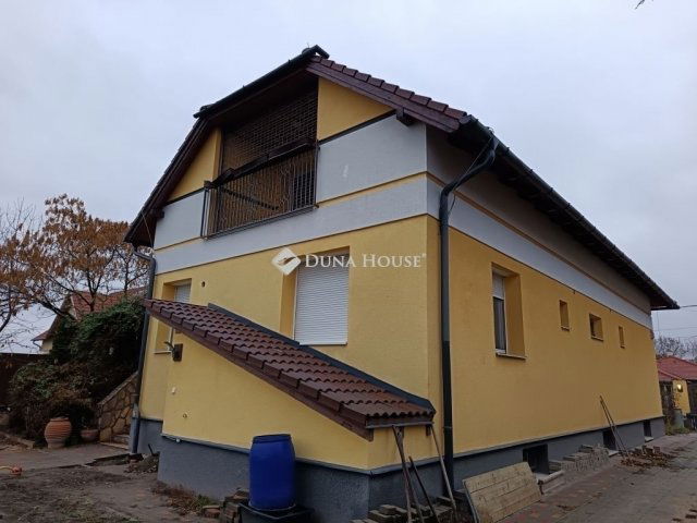 Eladó családi ház, Halásztelken 169.9 M Ft, 7 szobás