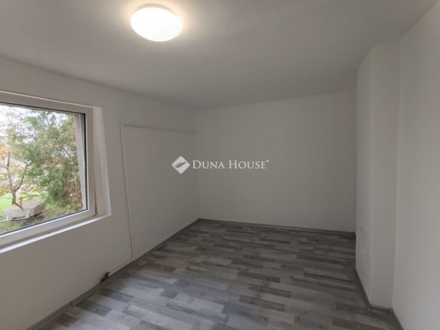 Eladó családi ház, Szolnokon 16.9 M Ft, 2 szobás