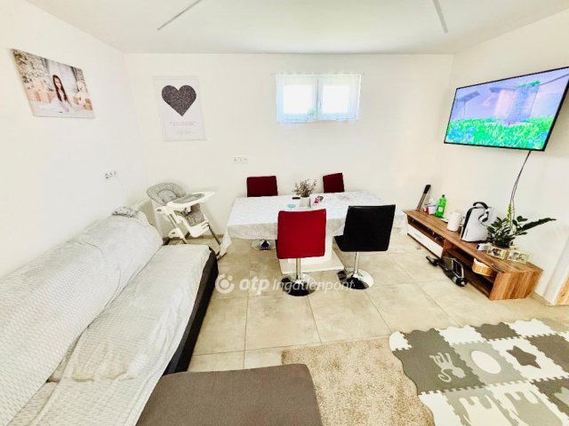 Eladó családi ház, Hajdúböszörményen 49.99 M Ft, 3 szobás