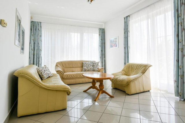 Eladó hotel, Zamárdiban 540 M Ft, 10 szobás