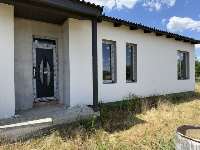 Eladó ikerház, Nyíregyházán 68 M Ft, 4 szobás