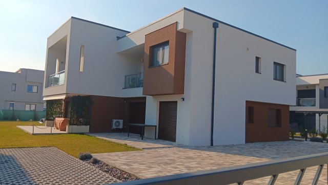 Eladó téglalakás, Siófokon 63.5 M Ft, 3 szobás