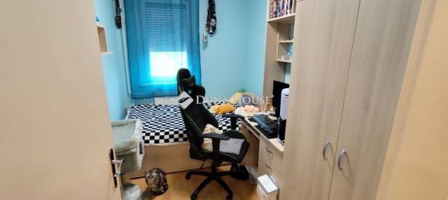 Eladó panellakás, Budapesten, III. kerületben 73.9 M Ft