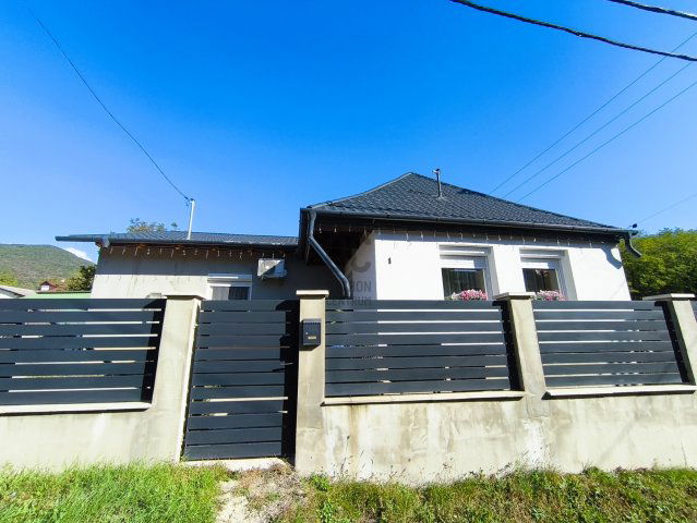 Eladó családi ház, Markazon 55 M Ft, 2 szobás