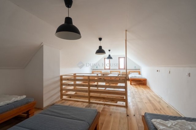 Eladó mezogazdasagi ingatlan, Pápateszéren 180 M Ft, 4 szobás