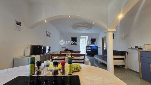 Eladó téglalakás, Szegeden 81.7 M Ft, 3 szobás