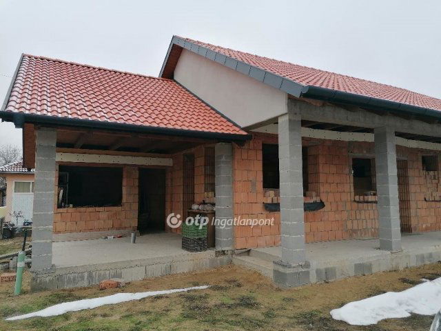 Eladó nyaraló, Cegléden 39.9 M Ft, 1 szobás