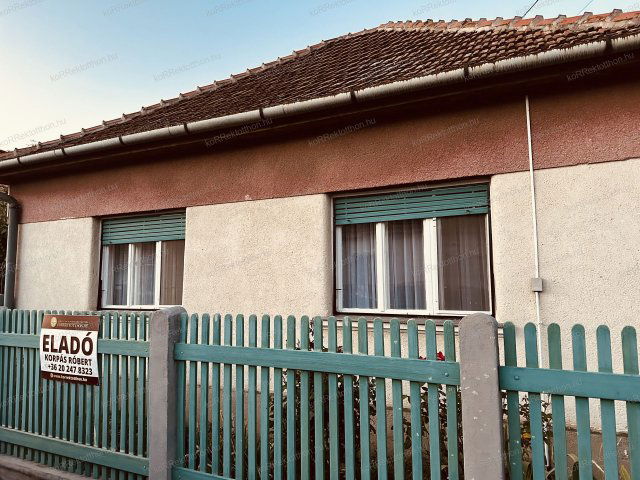 Eladó családi ház, Jászárokszálláson 24.9 M Ft, 2 szobás