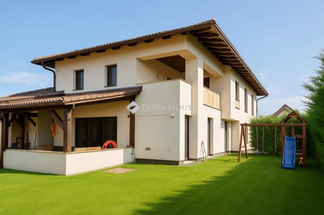 Eladó családi ház, Fóton 262 M Ft, 6 szobás