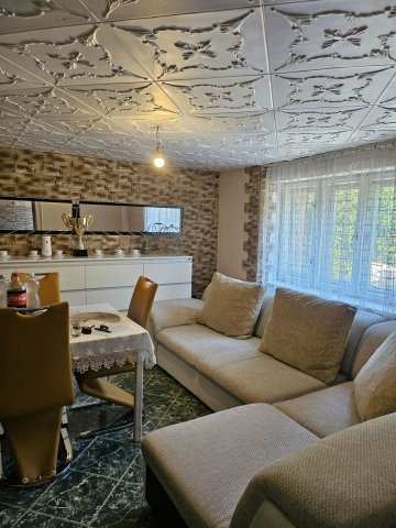 Eladó családi ház, Arlón 18 M Ft, 4 szobás