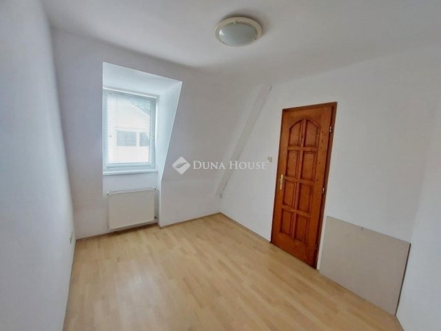 Eladó családi ház, Szentendrén 215 M Ft, 6 szobás
