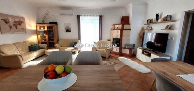 Eladó téglalakás, Szombathelyen 119.99 M Ft, 5 szobás