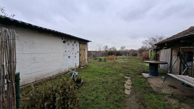 Eladó családi ház, Áporkán 72.9 M Ft, 3 szobás