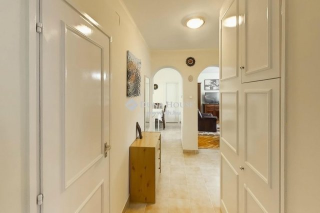 Eladó családi ház, Kecskeméten 149 M Ft, 6+1 szobás