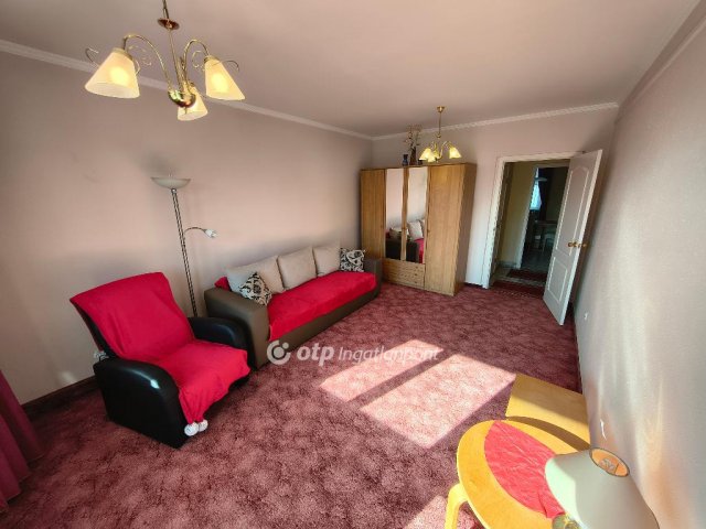 Eladó panellakás, Siófokon 86.9 M Ft, 2+2 szobás