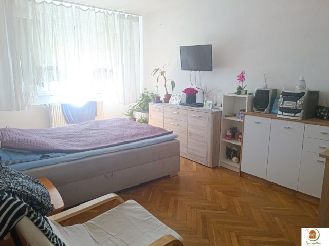 Eladó panellakás, Budaörsön 69.99 M Ft, 2 szobás