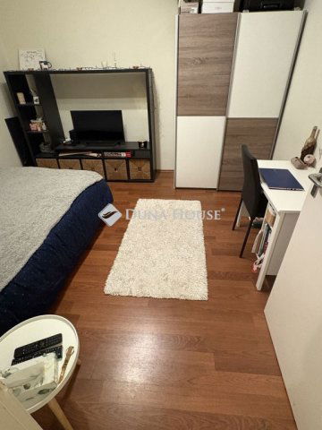 Kiadó panellakás, albérlet, Pécsett 200 E Ft / hó, 2 szobás