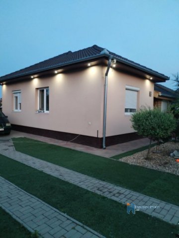 Eladó családi ház, Hajdúsámsonon 62.7 M Ft, 4 szobás
