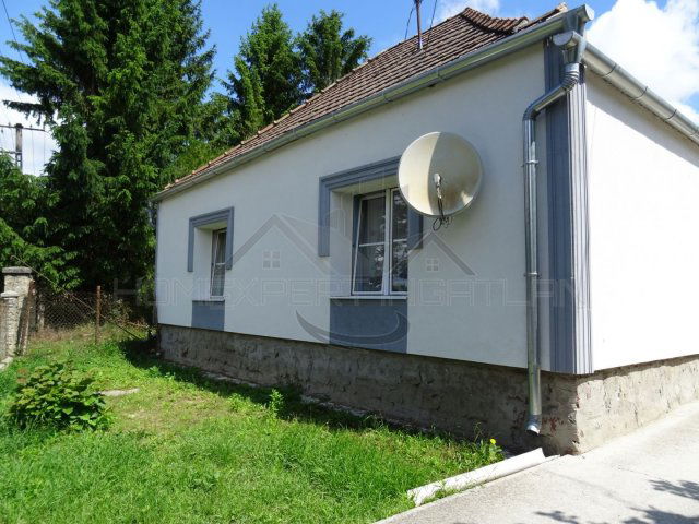 Eladó családi ház, Kajárpécen 41 M Ft, 3 szobás