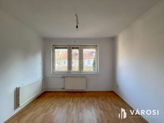 Eladó téglalakás, Békéscsabán 36.5 M Ft, 2 szobás