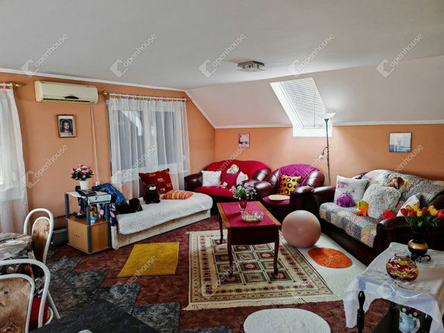 Eladó családi ház, Vecsésen 130 M Ft, 5 szobás