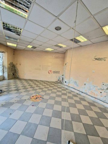 Eladó üzlethelyiség, Budapesten, VIII. kerületben, Fiumei úton