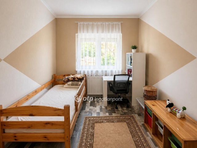 Eladó családi ház, Egerszalókon 87.9 M Ft, 4 szobás