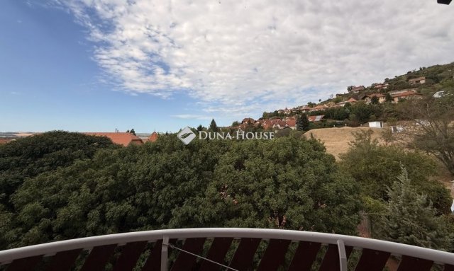 Eladó téglalakás, Pécsett 72.9 M Ft, 3 szobás