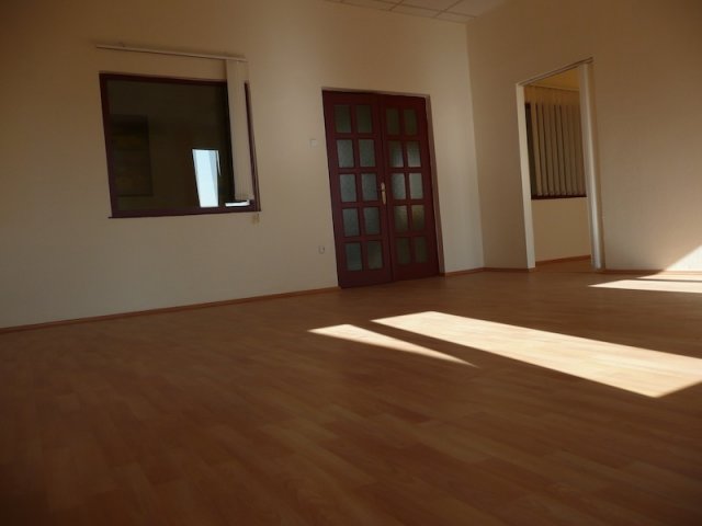 Kiadó iroda, Budapesten, XIII. kerületben 251 E Ft / hó, 3 szobás