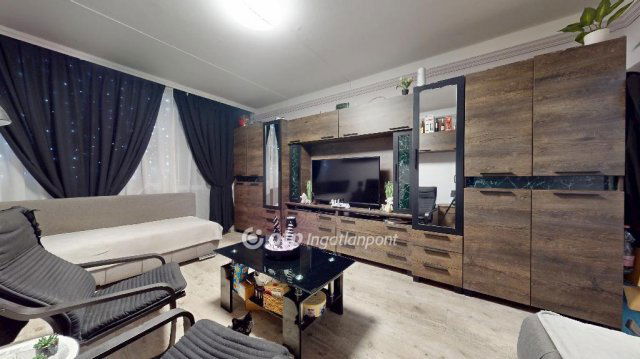 Eladó panellakás, Miskolcon 39.9 M Ft, 2+1 szobás