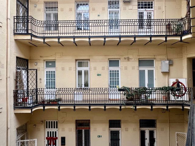 Eladó téglalakás, VIII. kerületben, Népszínház utcában