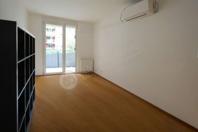 Kiadó téglalakás, albérlet, XVIII. kerületben, Csörgőfa utcában