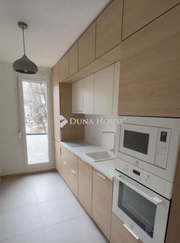 Kiadó panellakás, albérlet, Pécsett 210 E Ft / hó, 2 szobás