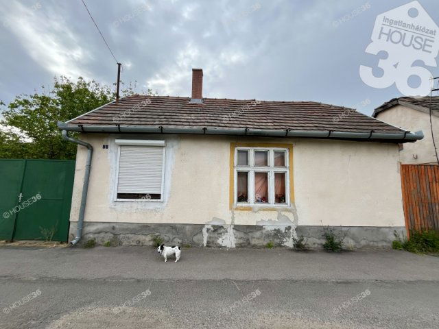 Eladó családi ház, Kecskeméten 39.9 M Ft, 2 szobás