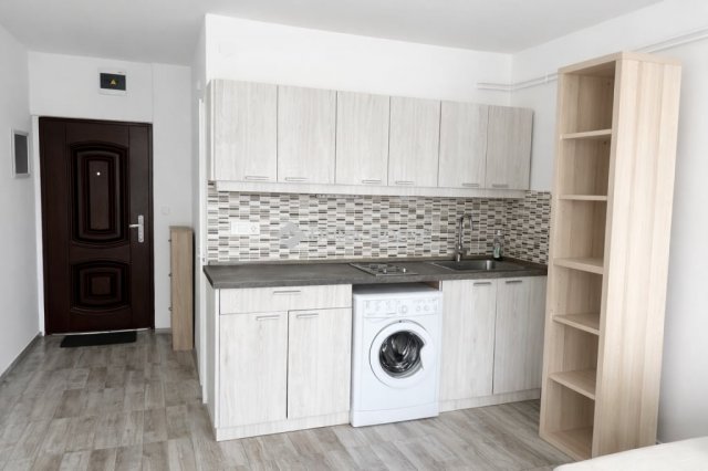 Eladó téglalakás, Szegeden 48.99 M Ft, 3 szobás