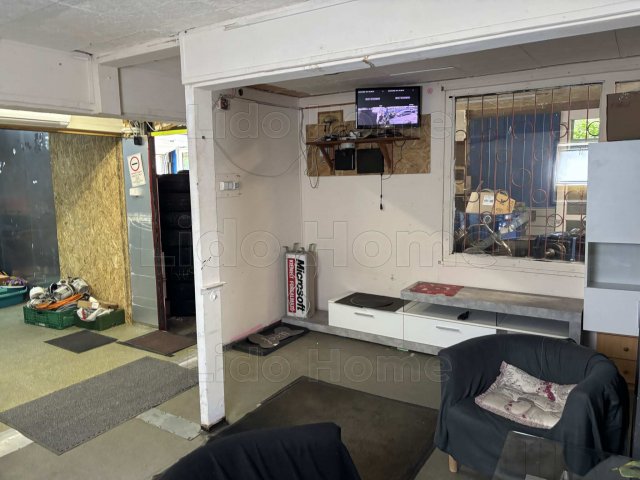 Kiadó üzlethelyiség, Győrött 120 E Ft / hó