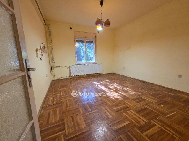 Eladó téglalakás, Mezőhegyesen 6.5 M Ft, 3 szobás