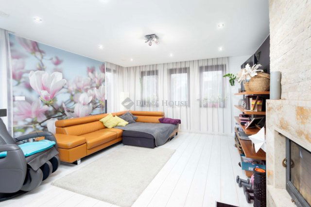 Eladó családi ház, Jánossomorján 169.99 M Ft, 4 szobás