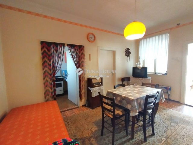 Eladó családi ház, Undon 32 M Ft, 2 szobás