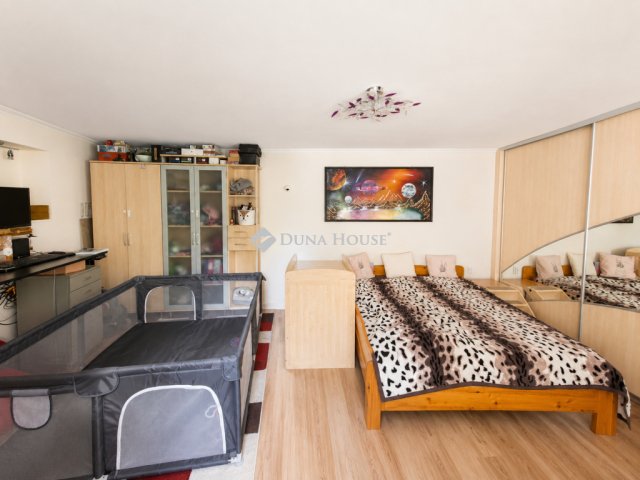 Eladó családi ház, Szegeden 82 M Ft, 3 szobás