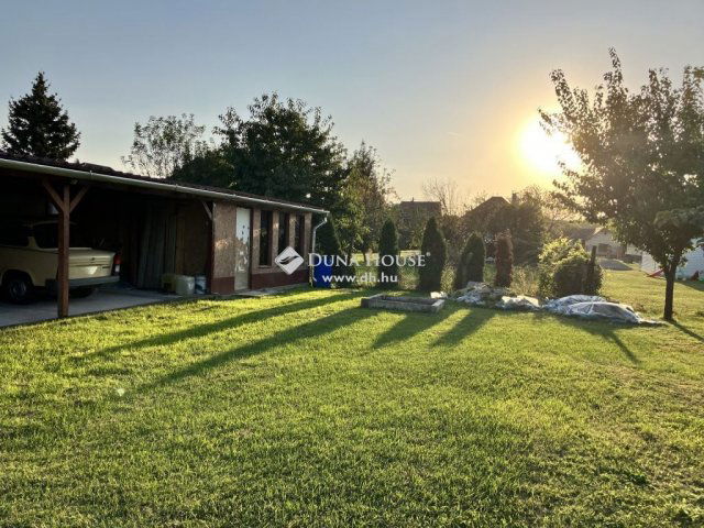 Eladó családi ház, Kisbéren 78.5 M Ft, 5 szobás