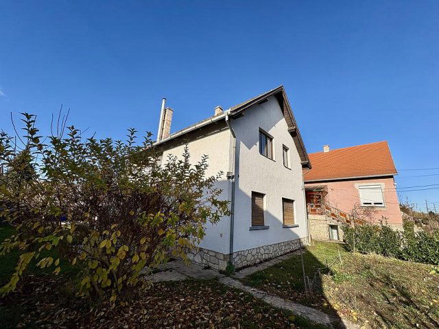 Eladó családi ház, Budakalászon 128.99 M Ft, 6 szobás