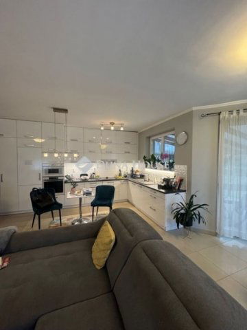 Eladó ikerház, Debrecenben 150 M Ft, 6 szobás