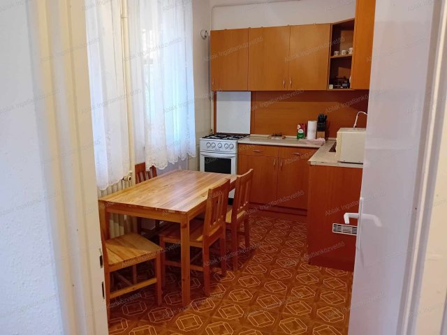 Kiadó téglalakás, albérlet, Kecskeméten 140 E Ft / hó