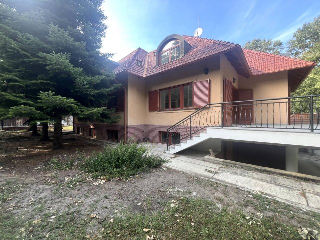 Eladó családi ház, Leányfaluban 199 M Ft, 6 szobás