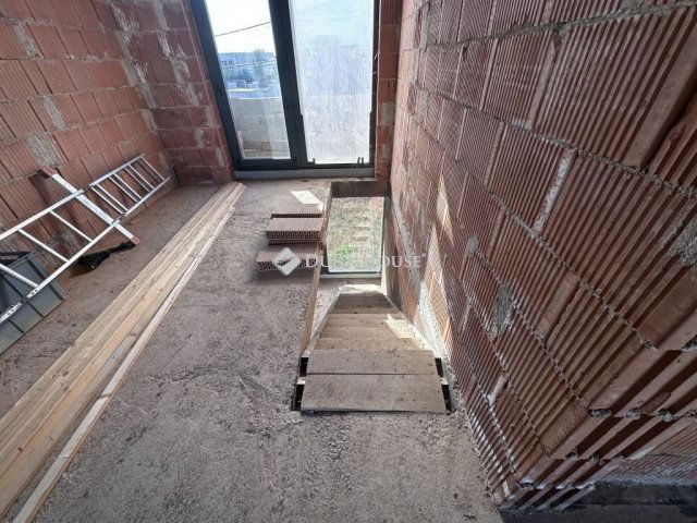 Eladó családi ház, Budapesten, XVIII. kerületben 234.5 M Ft