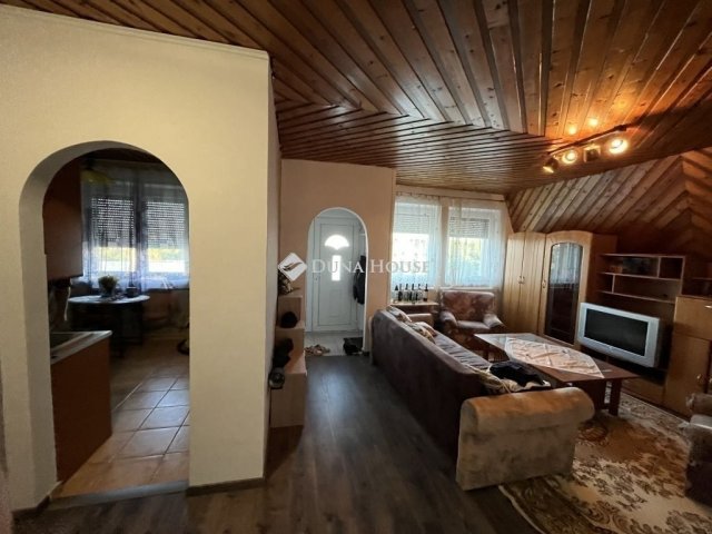 Eladó családi ház, Perkátán 68 M Ft, 5+1 szobás